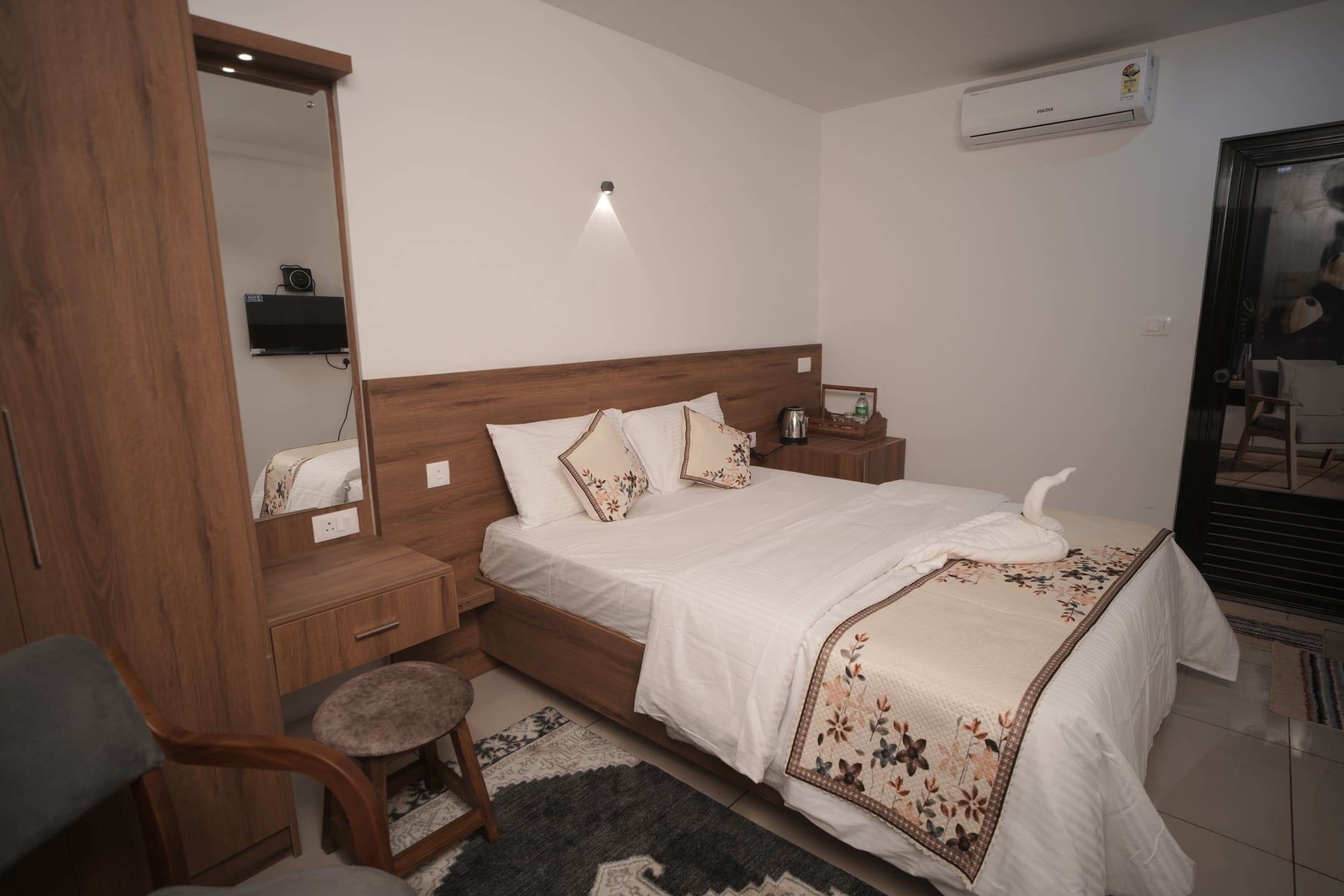 Semi Premium AC Room